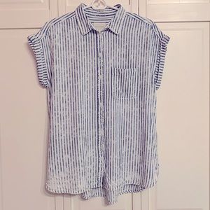 American Eagle boyfriend shirt. EUC! Worn once.